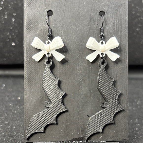 Jewelry - Bat Earrings with White Bow – Cute Spooky Halloween Jewelry